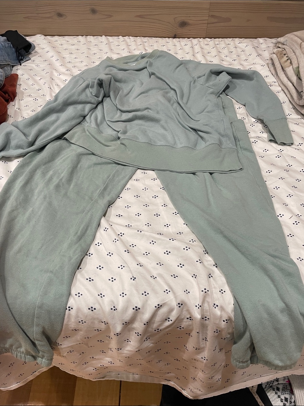Green jog suit